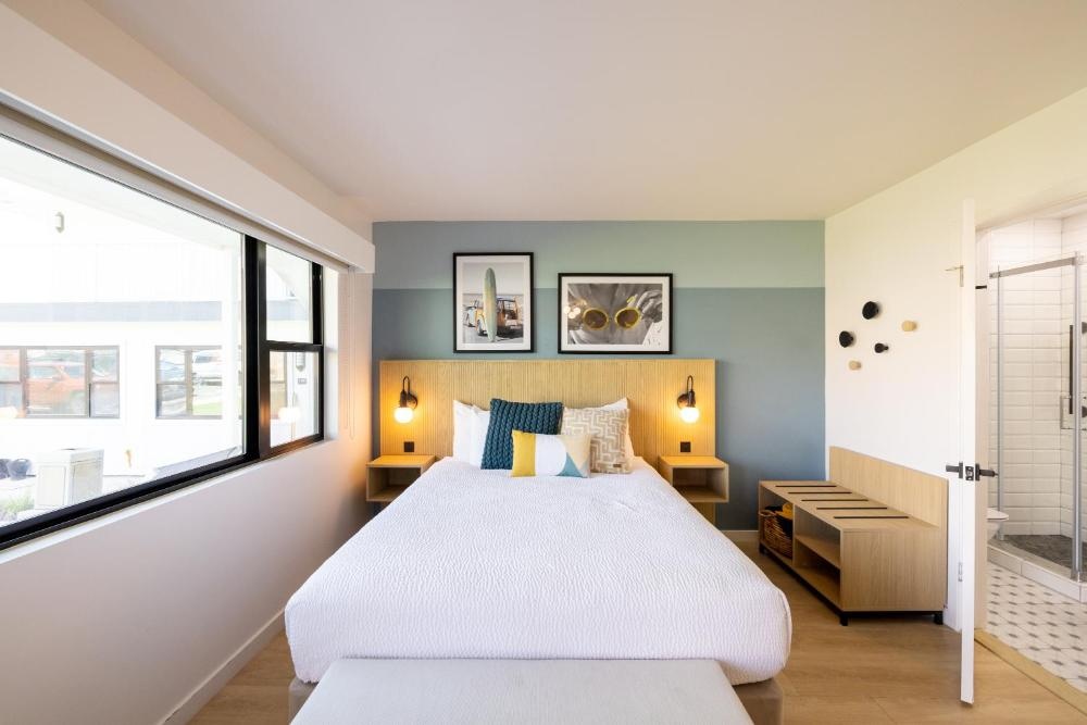 Tides Oceanview Inn and Cottages